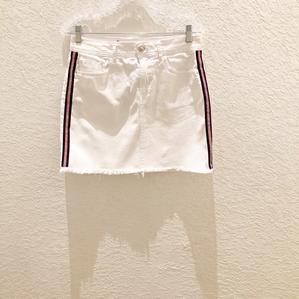 Zara Basic White Denim skirt